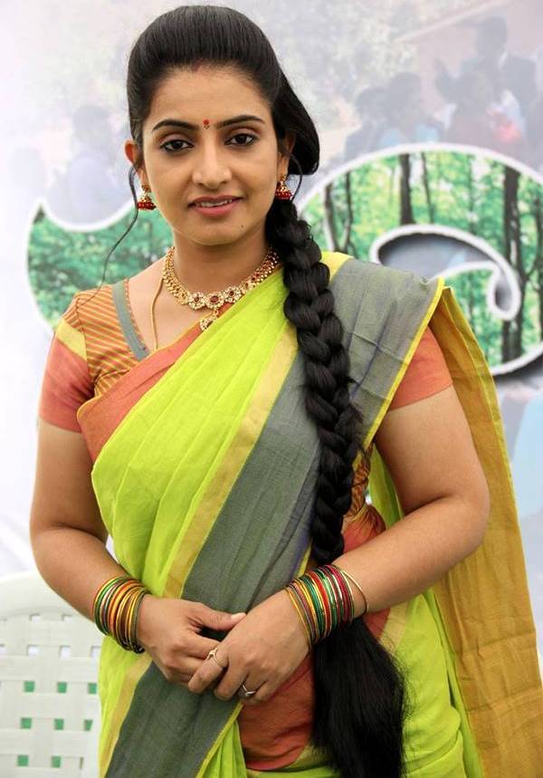 TELUGU TV ACTRESS SUJITHA PHOTOS IN YELLOW SAREE 3